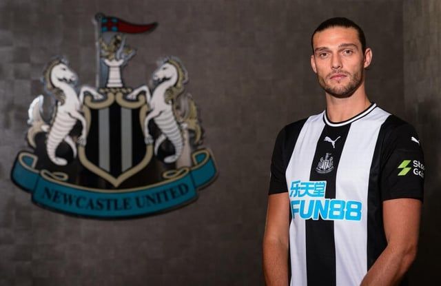 EN ESTE DÍA 2019: Newcastle United vuelve a fichar a Andy Carroll en una transferencia gratuita: r/NUFC