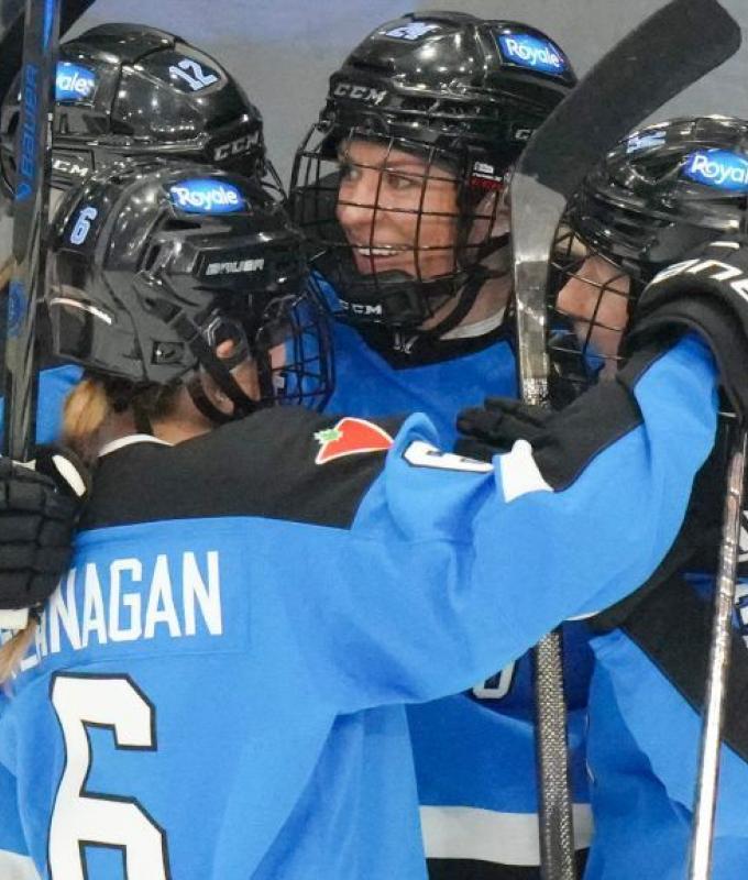 Blayre Turnbull y Natalie Spooner llevan a Toronto a superar a Minnesota en el primer partido de playoffs de la PWHL