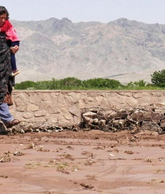 Inundaciones repentinas matan a 50 personas en un día en el norte de Afganistán