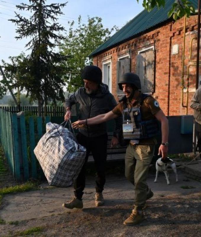 La ofensiva rusa empuja a los residentes de la región de Kharkiv a huir – L’Express