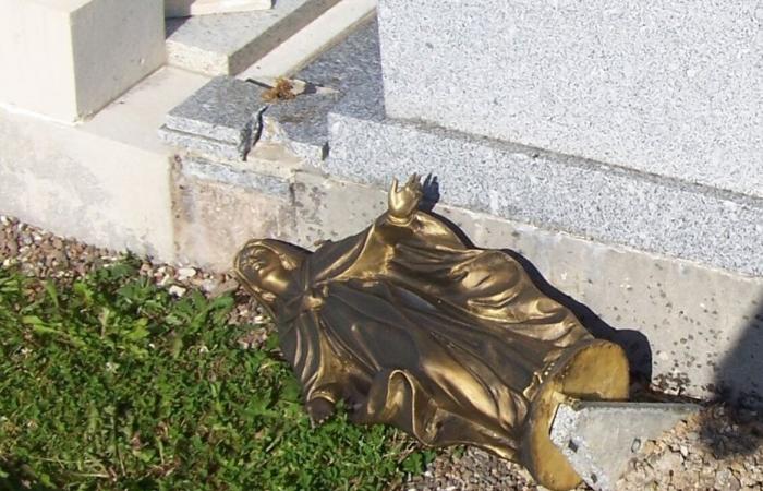 Estatuillas de bronce, robos de metales en los cementerios… la cárcel para estos ladrones de tumbas