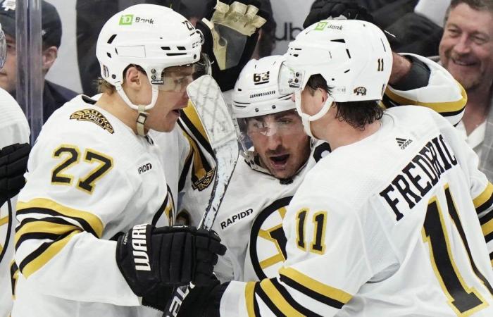 Los Bruins derrotan a los Maple Leafs 4-2 y ganan el tercer juego