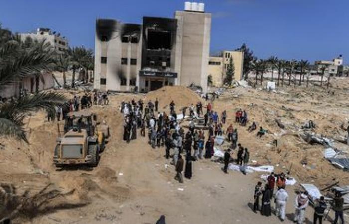 La UE pide una investigación independiente sobre las fosas comunes en los hospitales de Gaza