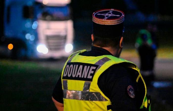 Un hombre detenido con 213 cartones de cigarrillos de contrabando en su maletero en la A75, en Puy-de-Dôme