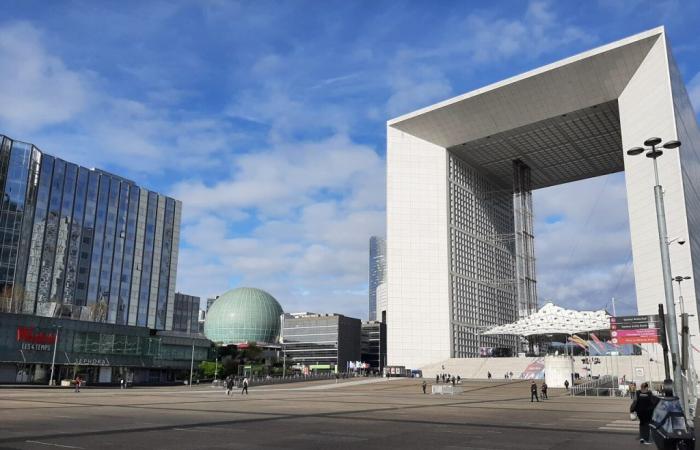 Quería perpetrar un atentado en La Défense durante los Juegos Olímpicos de París 2024: un adolescente de 17 años acusado