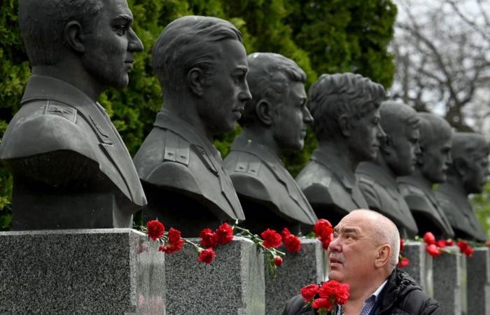 Guerra en Ucrania, día 793 | Zelensky conmemora Chernóbil y alerta contra riesgo nuclear