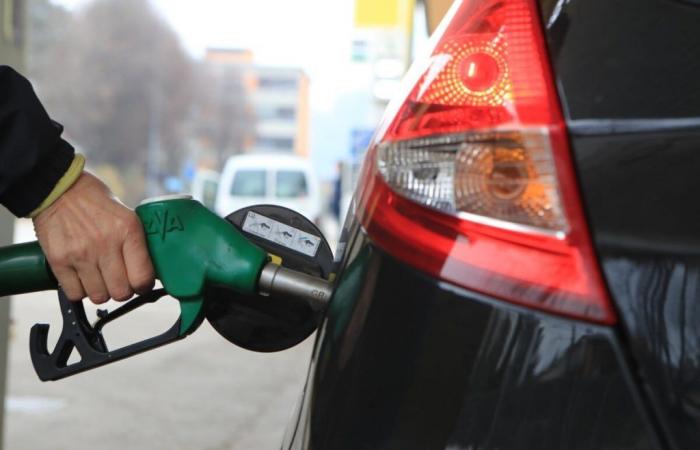 ¿Bajará el precio del combustible este verano?