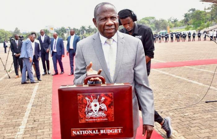 Uganda reducirá el endeudamiento comercial para limitar el aumento de la deuda