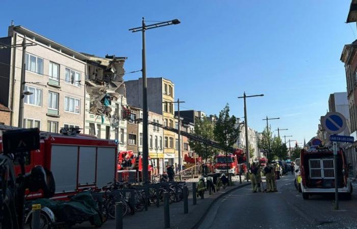 Un muerto y cuatro desaparecidos en la explosión de un edificio cerca de Amberes: así está la situación