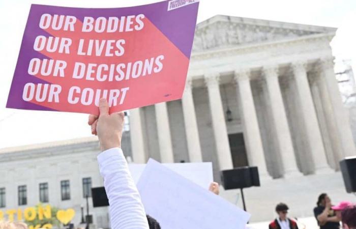 La Corte Suprema de Estados Unidos anula un fallo que restringía el acceso a la píldora abortiva