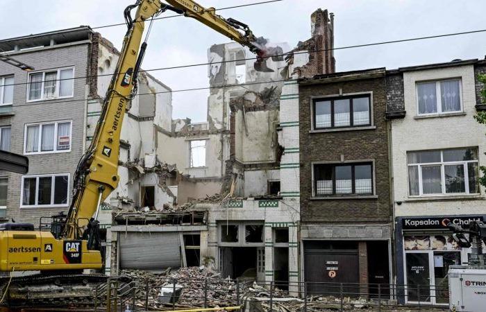 Un edificio devastado por una explosión en Amberes: al menos cuatro muertos