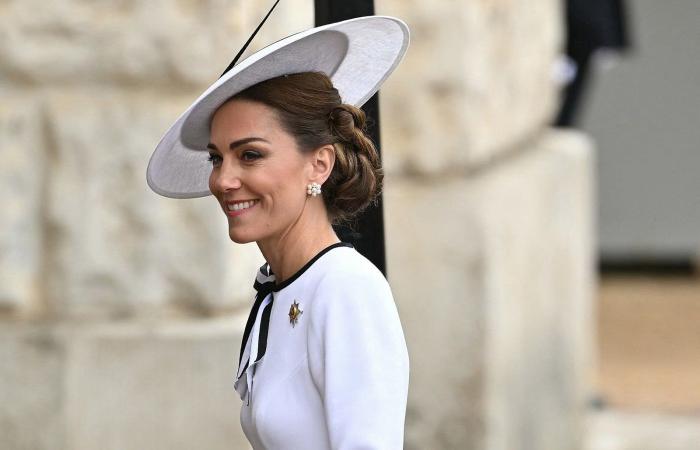 Con un vestido impecable, Kate Middleton causa sensación en el evento Trooping the Color en Londres
