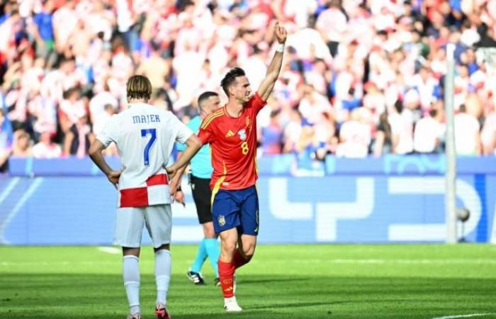 España arrasa con Croacia para entrar en la Eurocopa