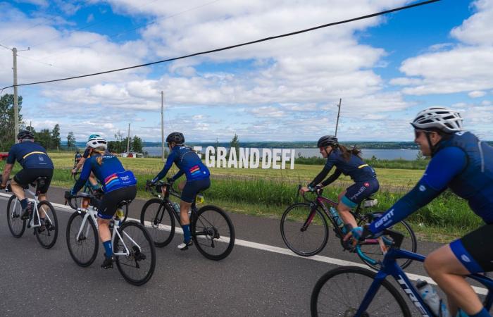 El circuito Grand Défi Pierre Lavoie invade la costa sur y el puente de Quebec