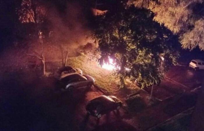 Coches incendiados en serie en Chaumont