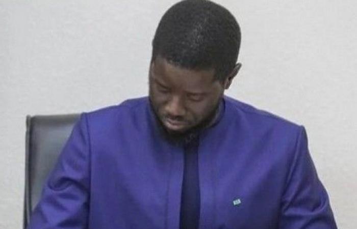 El presidente Bassirou Diomaye Faye indulta a 376 detenidos, ¡descubra ejemplos!