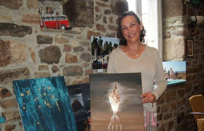 Stéphanie Caddéo realza sus cuadros con oro y los expone en Villedieu-les-Poêles