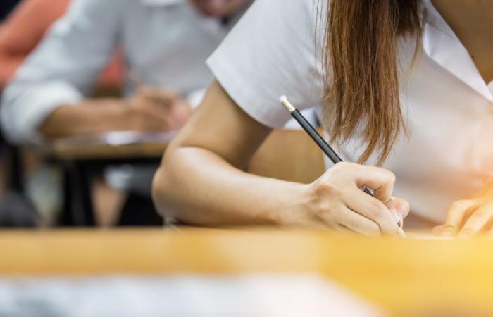 Bachillerato 2024: amonestación, multa, prisión… lo que arriesgan los estudiantes al copiar en los exámenes