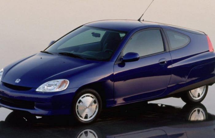 Nostalgia. 1999, el Honda Insight le quita la alfombra al Toyota Prius