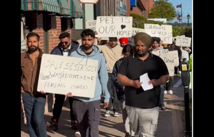 Estudiantes internacionales en Canadá protestan contra las medidas antiinmigración impuestas por la Isla del Príncipe Eduardo