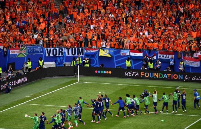 Antes de enfrentarse a la selección francesa, Holanda consolida su condición de aguafiestas ante Polonia