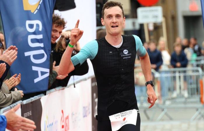 Dolblije Sven Vandenbroucke pakt tweede triatlonzege van het seizoen: “Ik wist dat ik op dit cours het verschil kon maken” (Brujas)
