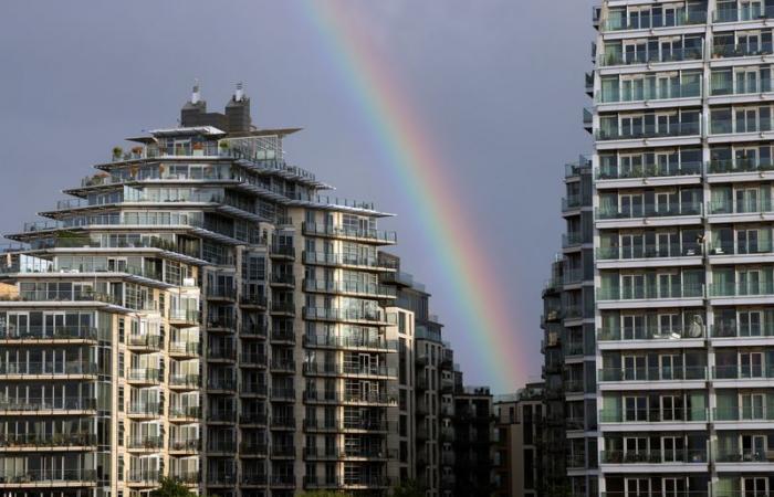 Los precios de venta de viviendas en el Reino Unido se estancaron en junio, dice Rightmove