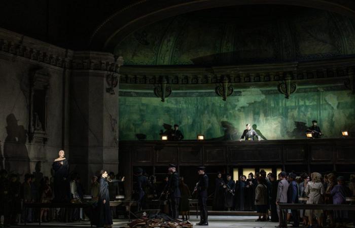 “La Vestale”: una distopía contemporánea en la Ópera Bastilla