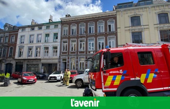 Apaga un incendio antes de que lleguen los bomberos y salva a los vecinos de un edificio de la calle Jardon en Verviers.