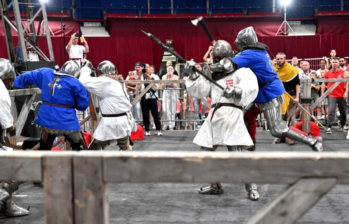 Pierre Casiraghi defiende Mónaco, arma en mano y con armadura medieval, en el torneo de Béhourd