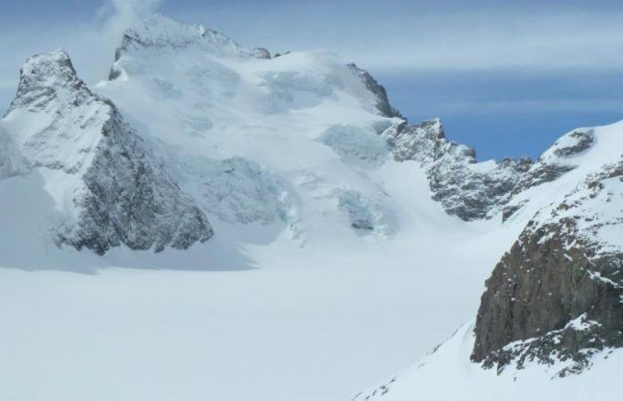 Gran avalancha ayer por la mañana en el Dôme des Écrins. 4 heridos
