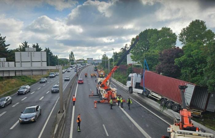 Val-d’Oise: la N184 cerrada al tráfico tras un accidente de camión