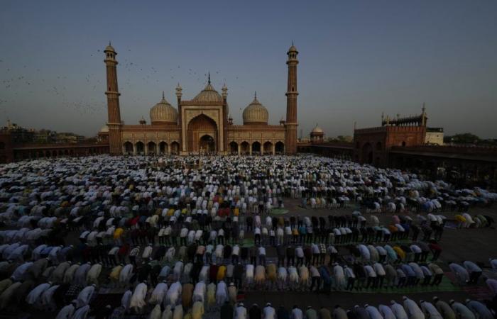 Eid al-Adha 2024: los musulmanes celebran con un festival de sacrificios y una fiesta tradicional