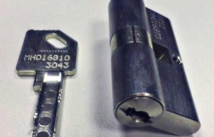 Ginebra: Un ladrón es sorprendido en posesión de una llave SIG