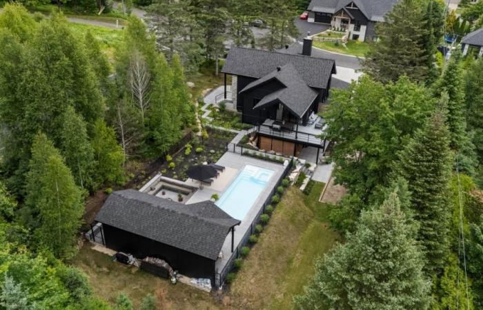 La suntuosa residencia de Stéphane Rousseau en Saint-Sauveur está a la venta