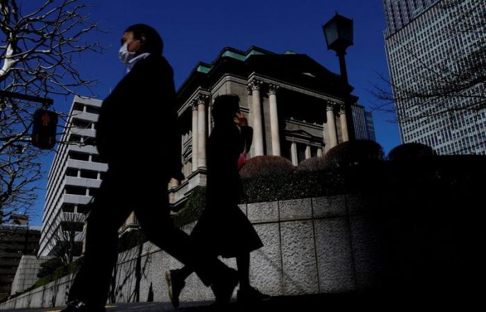 El Banco de Japón advierte a los prestamistas sobre las posibles consecuencias del aumento de los tipos de interés