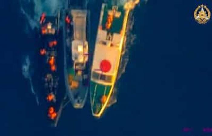 VÍDEO | Guardacostas chinos armados se enfrentan a marineros filipinos