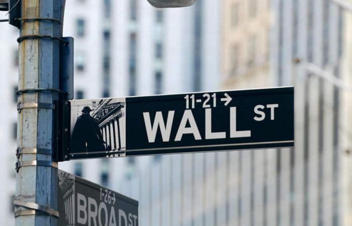 Wall Street abre en general a la baja por el día de las cuatro brujas