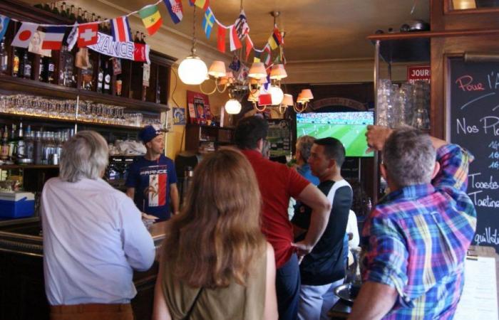 “Matar dos pájaros de un tiro”, en el bar Springboks de Pontarlier, es un festival de música y un partido de blues en la Eurocopa