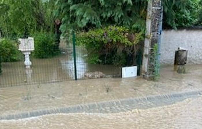 un sector de Bonnes inundado por el agua de escorrentía