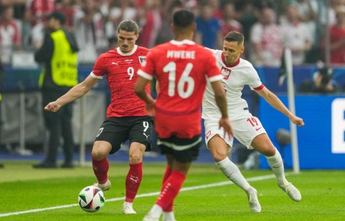 Austria se relanza en el Grupo D, Polonia casi eliminada