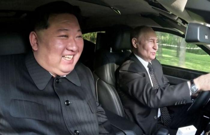 Vladimir Putin y Kim Jong Un son vistos riéndose en una limusina rusa