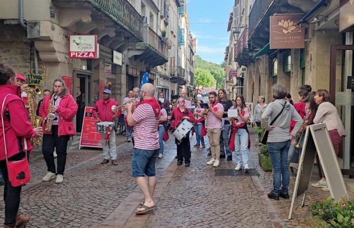 Kessy Mac Queen, Banda Bono… el Festival de Música comenzó en las calles de la bastida real de Aveyron