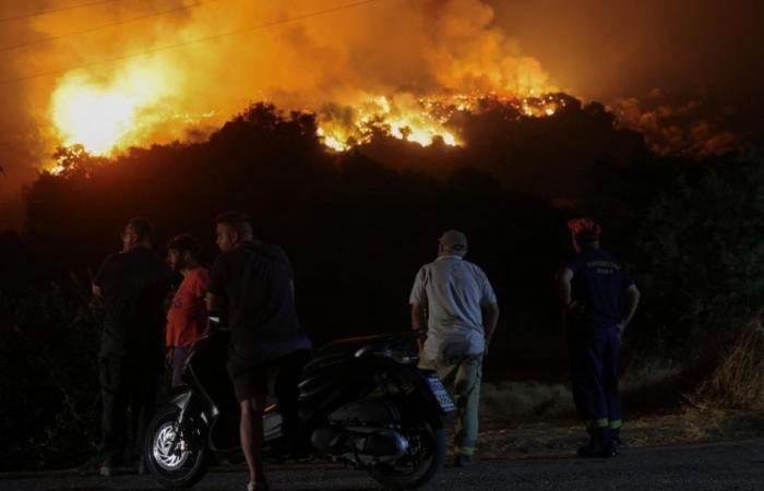 Grecia: ira tras incendio provocado por fuegos artificiales
