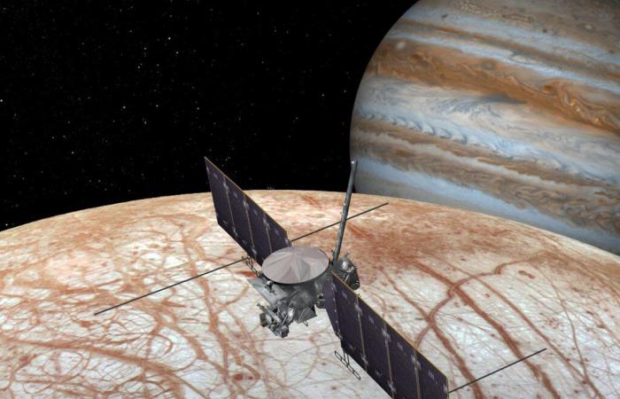 La NASA instala una antena de alta ganancia para la misión de estudiar la luna helada de Júpiter
