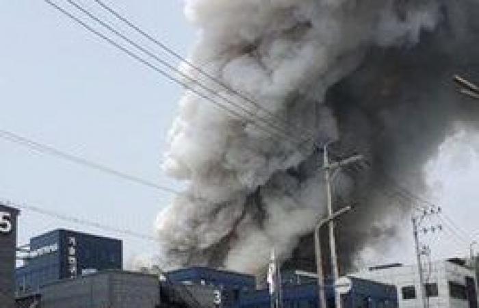 Corea del Sur: incendio en fábrica de baterías, 20 muertos