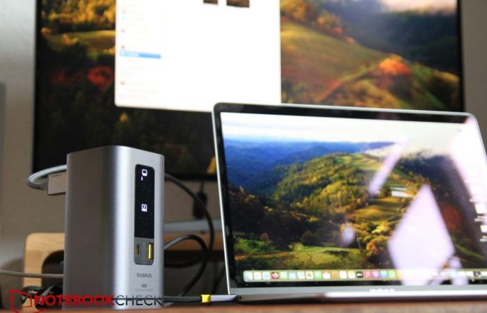 La estación de acoplamiento Baseus Spacemate puesta a prueba del MacBook Air: 11 puertos adicionales para Mac y Windows