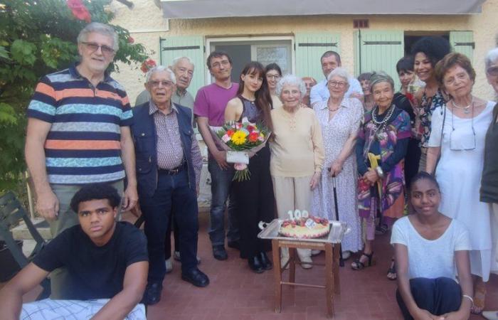 Un centenario celebrado por sus vecinos