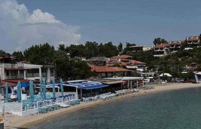 Privatización ilegal de playas: un flagelo que enfurece a los griegos