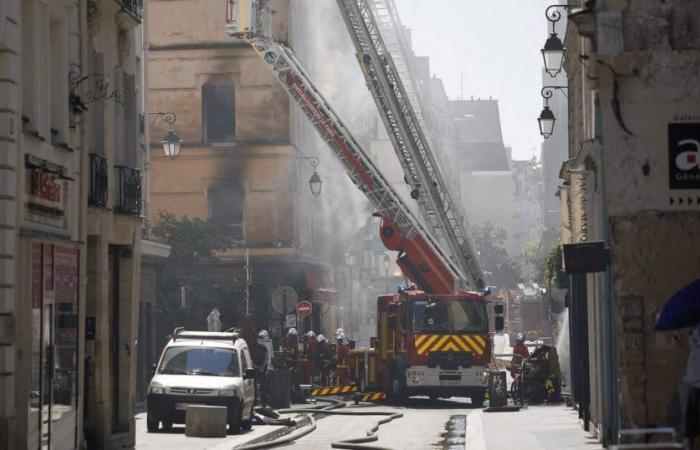 Incendio controlado en el sector BHV Marais, una persona gravemente herida – Libération